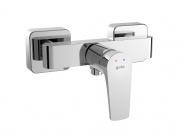 SHOWER MIXER WITH FLOW RESTRICTOR