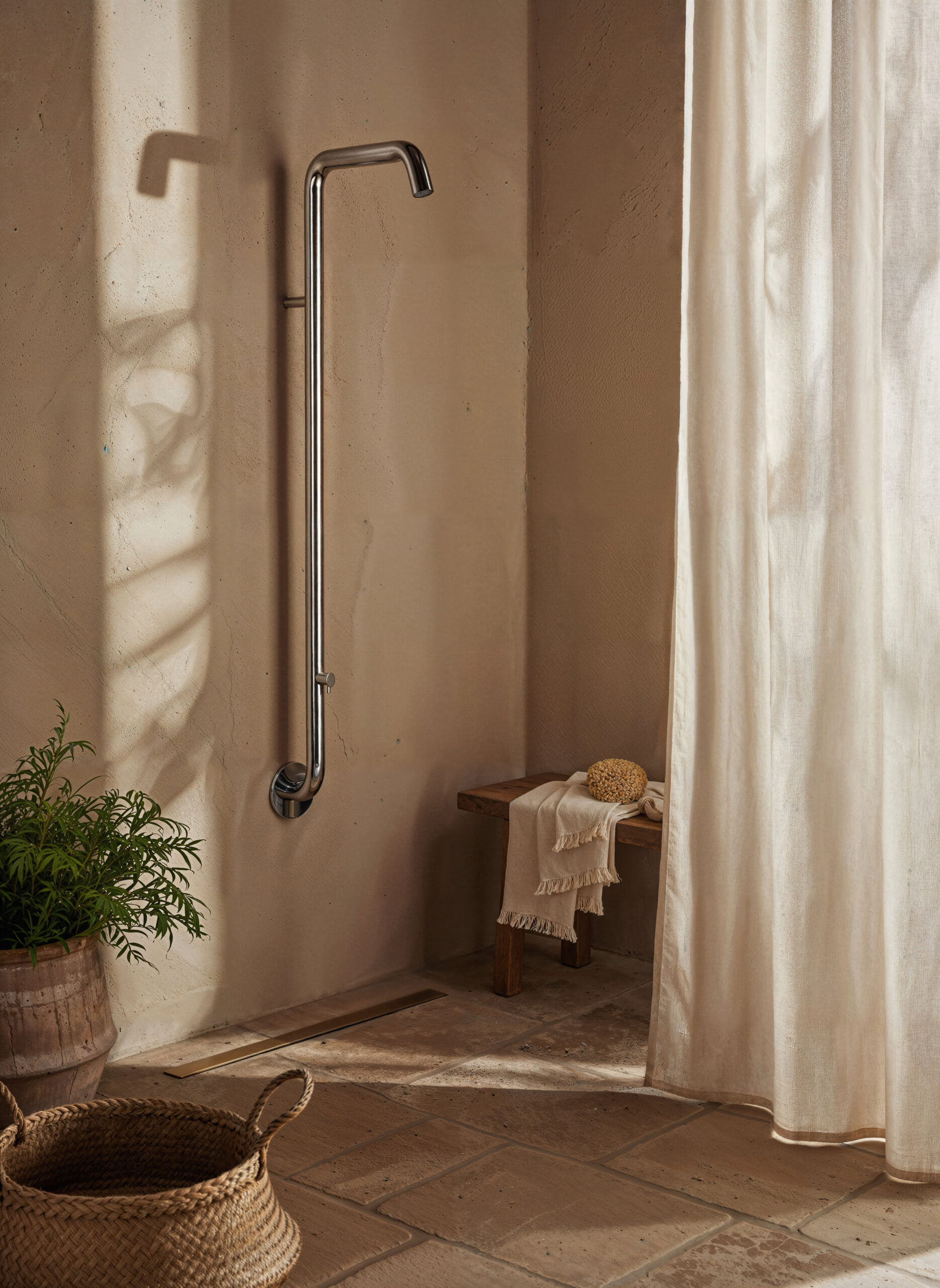 POOL-W, Stainless steel AISI 316L wall mounted shower with single-lever mixer